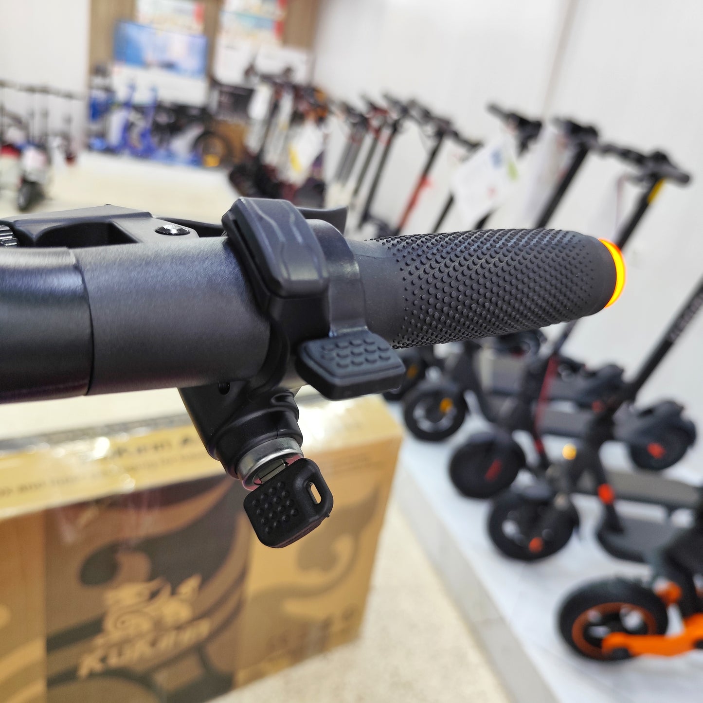 Trottinette Électrique Kukirin A1 2025 | OFF-ROAD | Promotion!