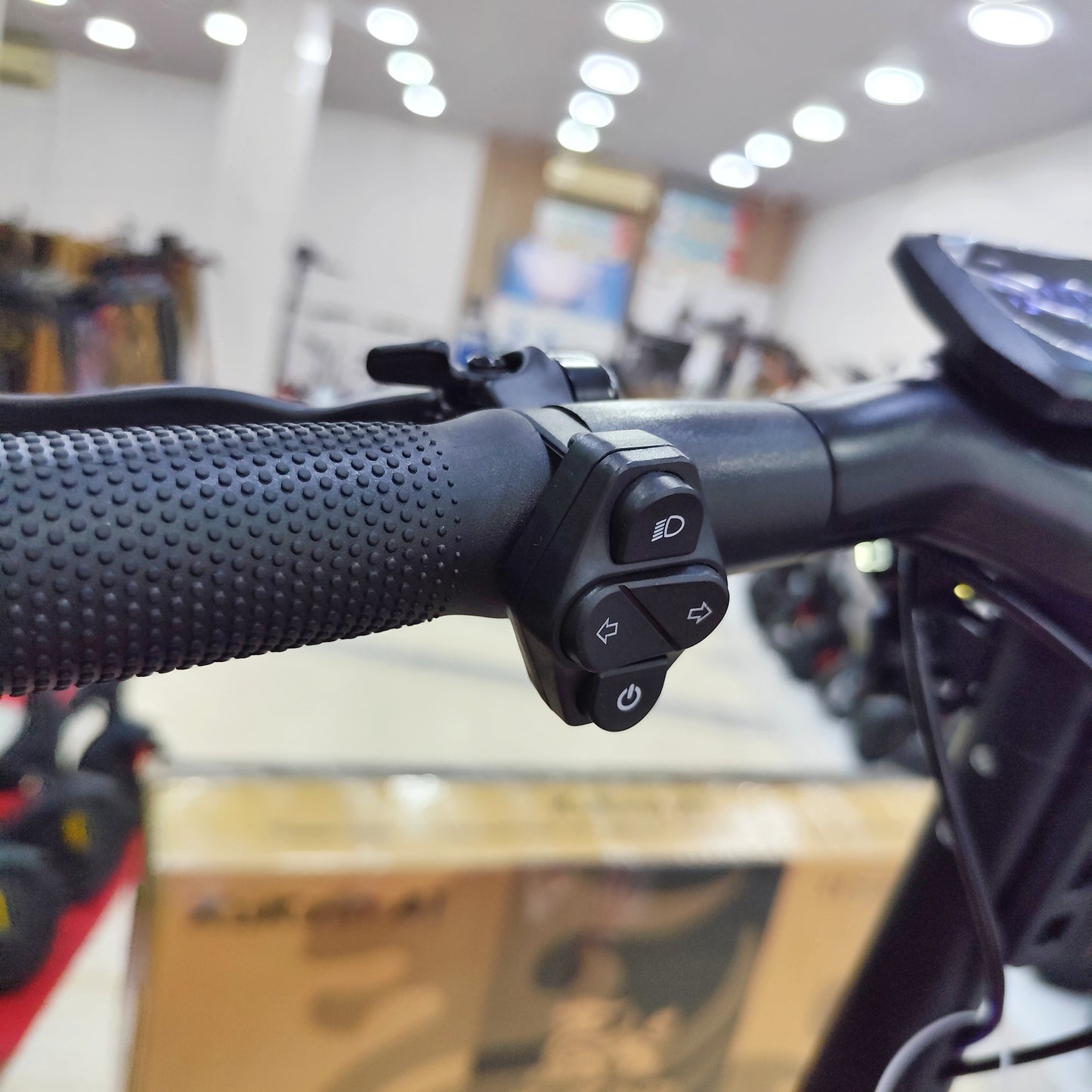 Trottinette Électrique Kukirin A1 2025 | OFF-ROAD | Promotion!