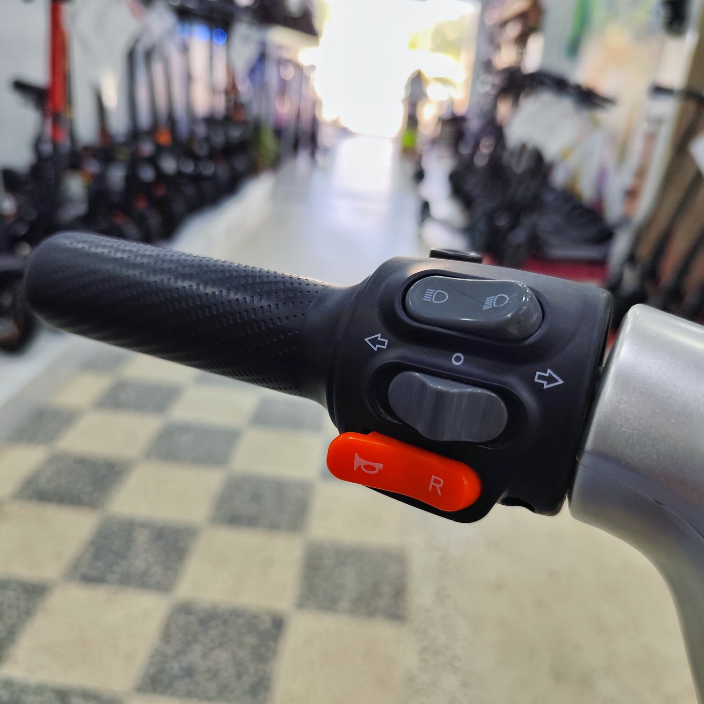 Moto Électrique NIU JET 7 i DESTOCKAGE!